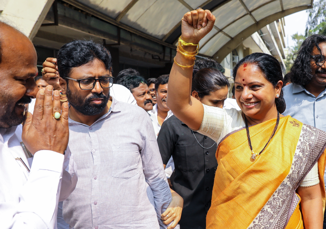 Kavitha Announces Fight Against 'Daddy, Modi, Chinna Modi'.webp