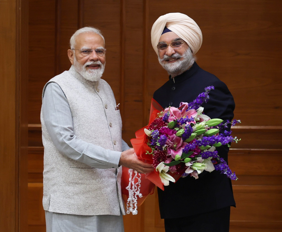 Delhi LG Meets PM Modi to Advance 'Developed Delhi@2047'.webp Delhi LG Meets PM Modi to Advance 'Developed Delhi@2047'.webp