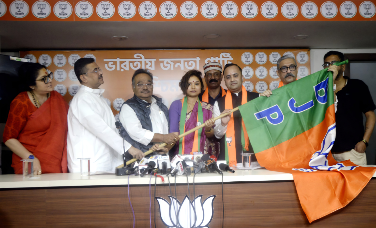New BJP Members, Including Former NSG Commando, Join Party in Bengal.webp