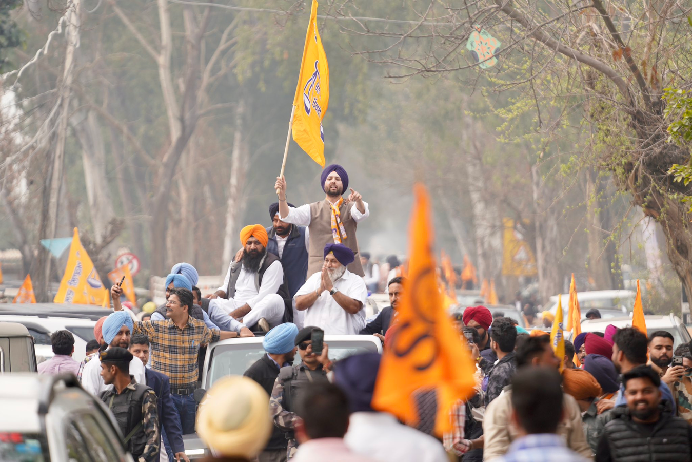 Badal Campaign Targets AAP, Promises Return to 'Peace, Progress, and Prosperity'.webp