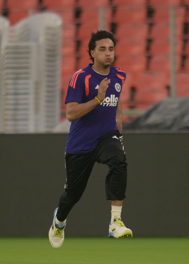 Rinku Singh's Round-Arm Spin Draws Comparison to Erasmus.webp