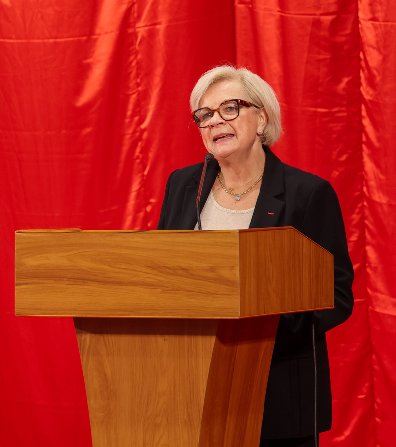 France and India Strengthen Defence Partnership with New Helicopter Facility.webp