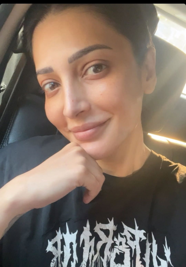 Behind the Scenes with Shruti Haasan: 'Aakasamlo Oka Tara' Production