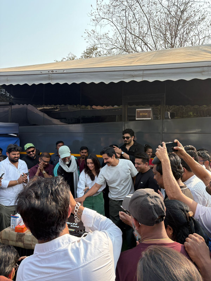 Behind the Scenes: Kapoor and Hooda Celebrate ‘Eetha’ Completion