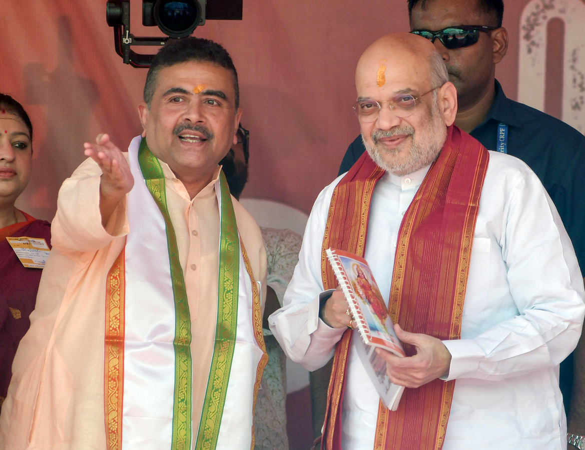 Union Home Minister Attends Religious Event in West Bengal