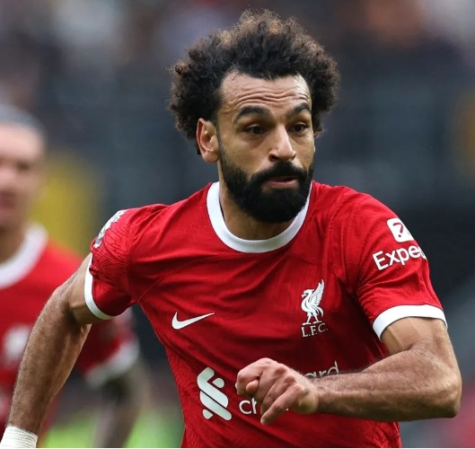 Salah's Injury Impacts Liverpool's Brighton Match.webp