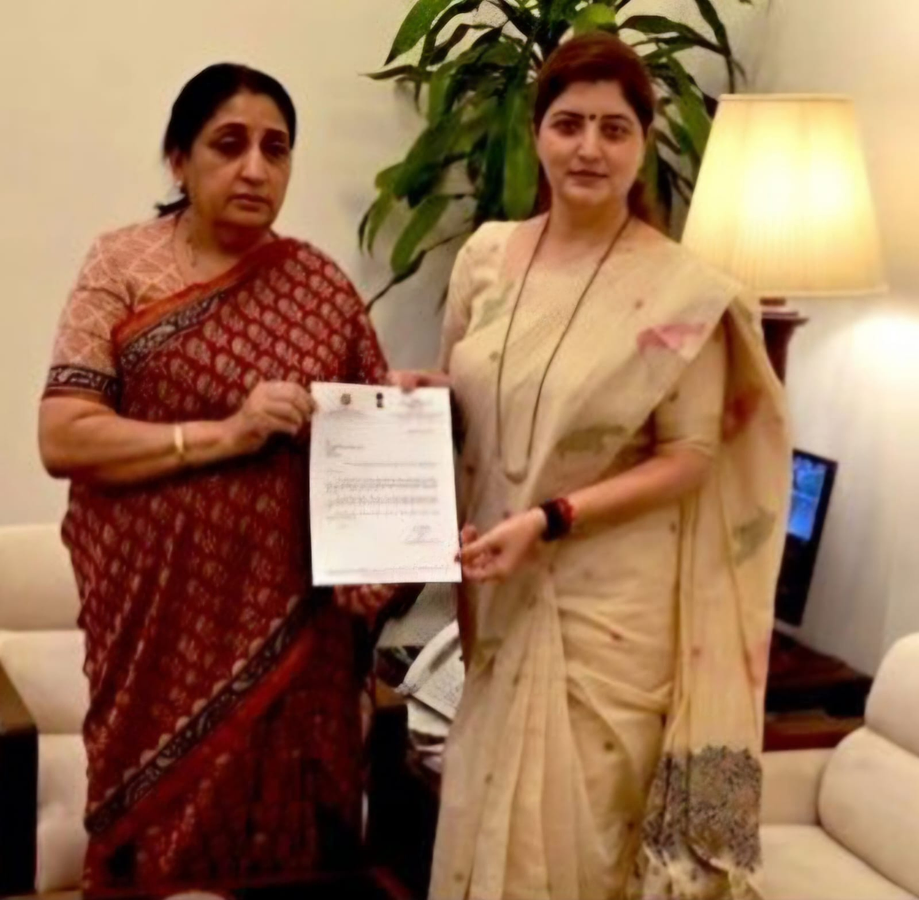 Maharashtra Commission Chief Steps Down After Kharat Row.webp