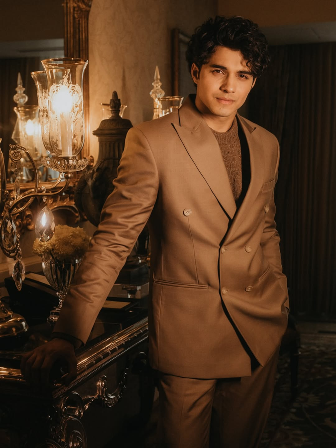 Behind the Scenes: Abhay Verma Collaborates with Film Legends.webp Behind the Scenes: Abhay Verma Collaborates with Film Legends.webp