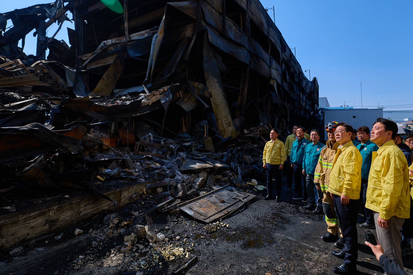 South Korea Auto Parts Plant Fire: Rescue and Investigation.webp
