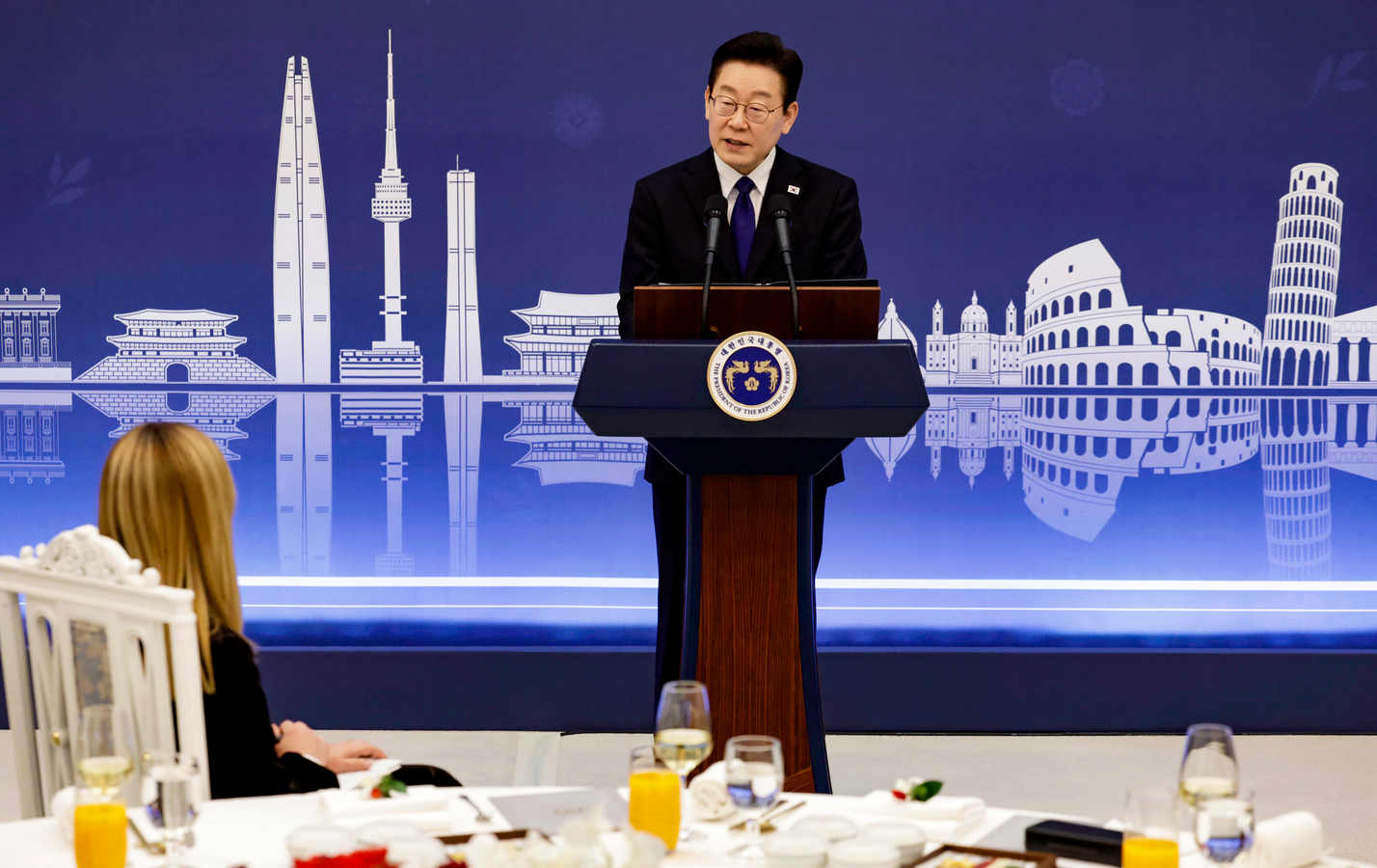 Daejeon Fire Tragedy: Government to Investigate and Prevent Future Incidents.webp