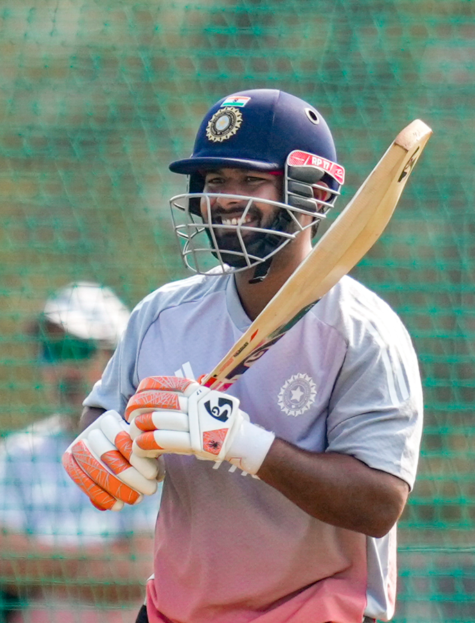 Pant Shifts to Number Three in LSG's IPL Season.webp