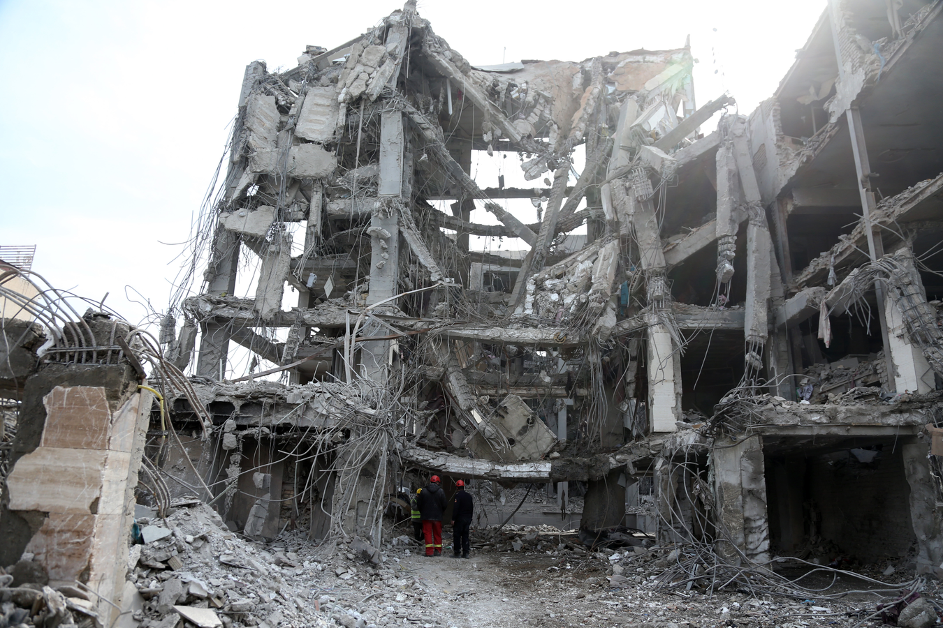 Kashmiri Students Face Logistical Challenges at Border.webp