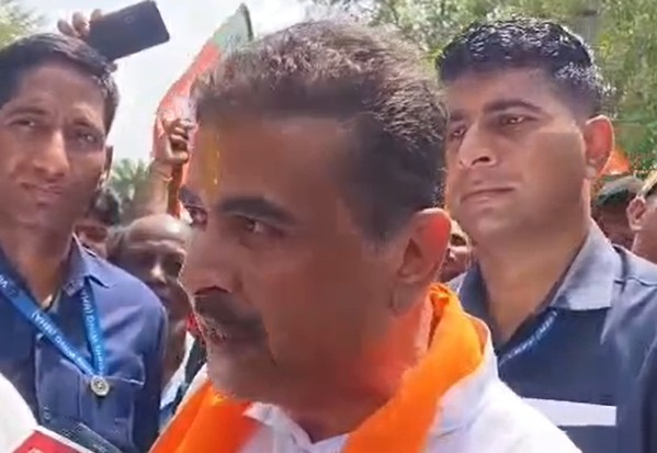 Political Campaigning Amidst Religious Events in Bengal.webp Political Campaigning Amidst Religious Events in Bengal.webp