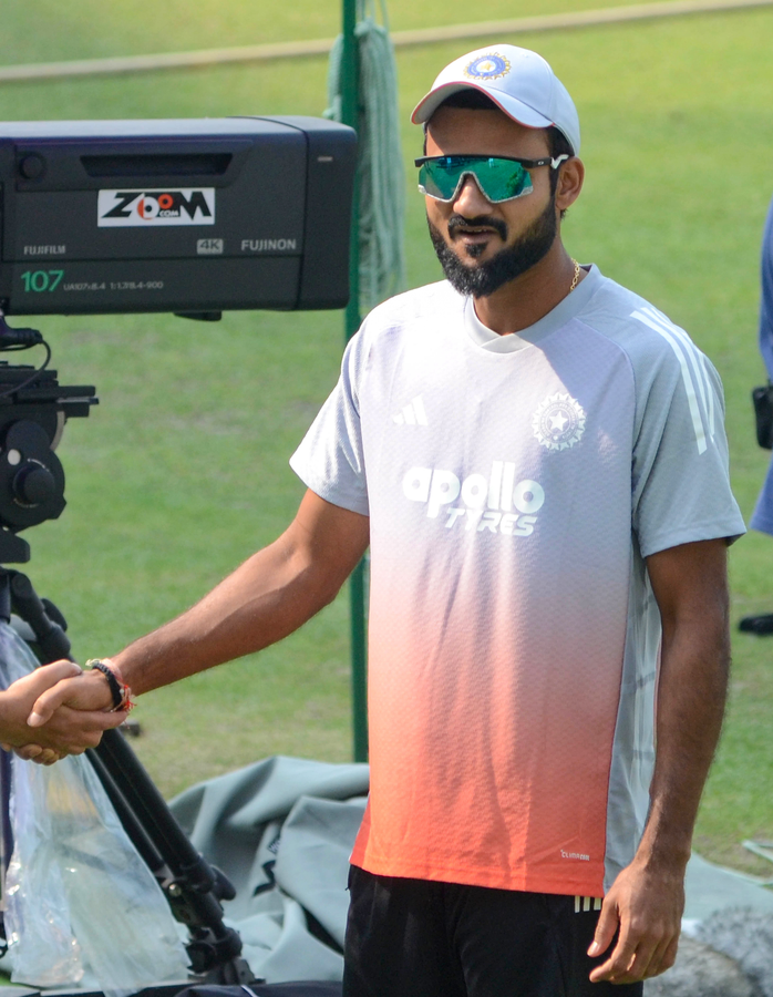 KKR Signs Saurabh Dubey to Replace Akash Deep.webp