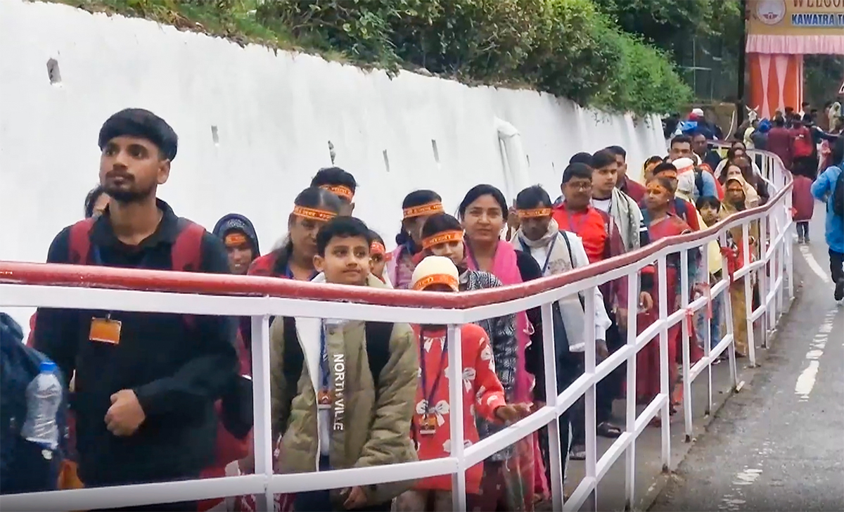 Navratri Pilgrimage: Over 30,000 Head to Mata Vaishno Devi Shrine