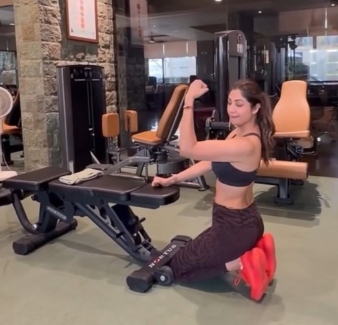 Glute Strength: Shilpa Shetty’s Tip for Posterior Chain Development.webp
