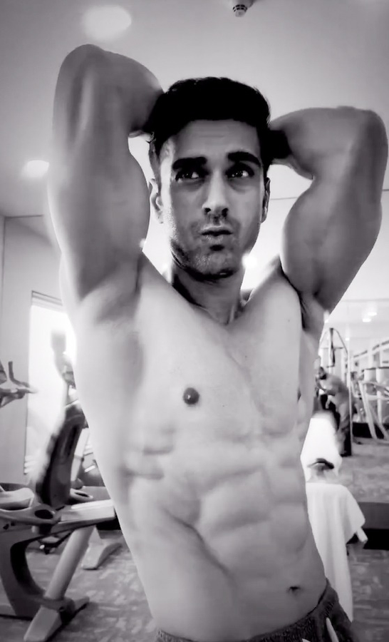 Couple Spotlight: Kriti & Pulkit Share Love on Social Media.webp