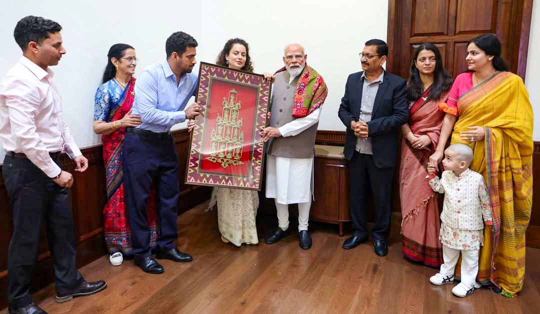 Kangana Ranaut Celebrates 40th Birthday with PM Modi and Family.webp