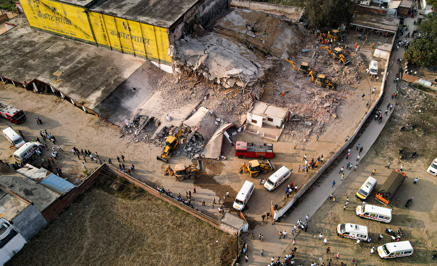 Prayagraj Tragedy: Labourers Trapped, Fatal Collapse Reported