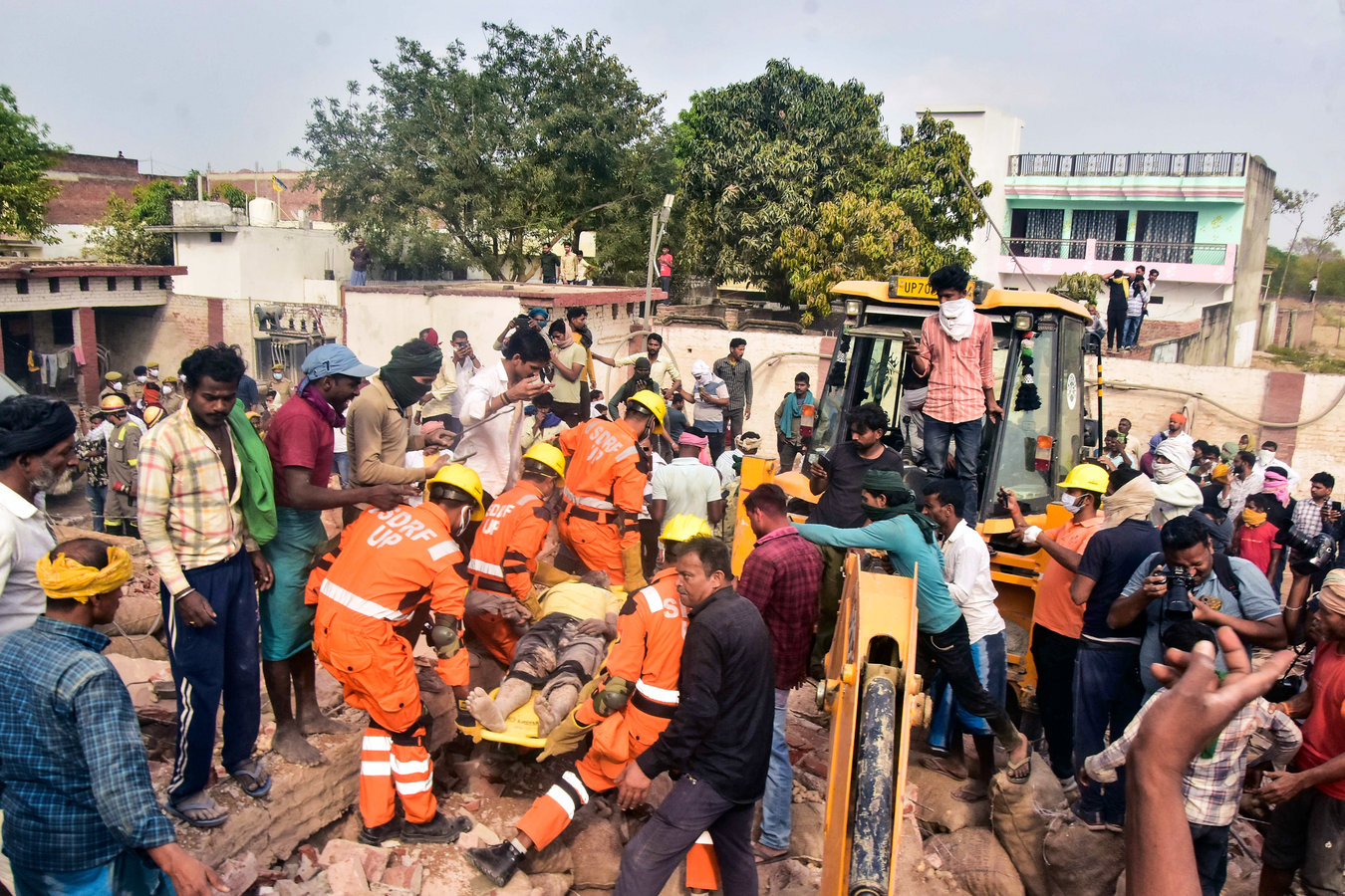 Modi Expresses Grief, Announces Aid After Prayagraj Building Collapse