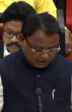 Odisha CM: 15 Maoists Active, State Targeting Naxal-Free Status.webp