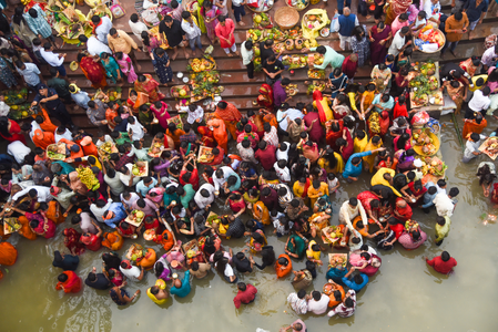 Bihar Celebrates Chaiti Chhath with Kharna Puja and Waterless Fast