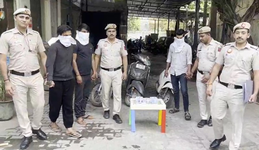 Street Crime Reduction: Delhi Police Arrests Key Robbery Suspects.webp