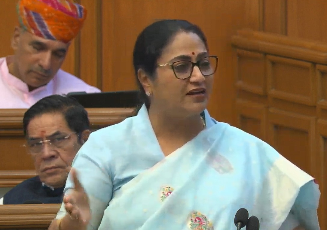 Rekha Gupta Presents Budget Focused on Infrastructure and Growth.webp