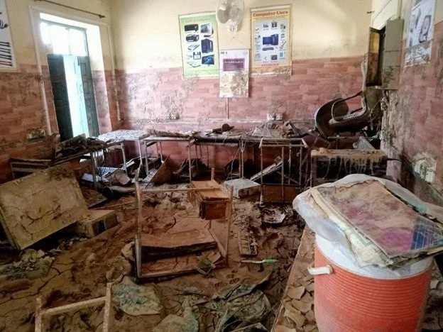 Sindh Schools: Reconstruction Efforts Lag Behind Flood Damage.webp
