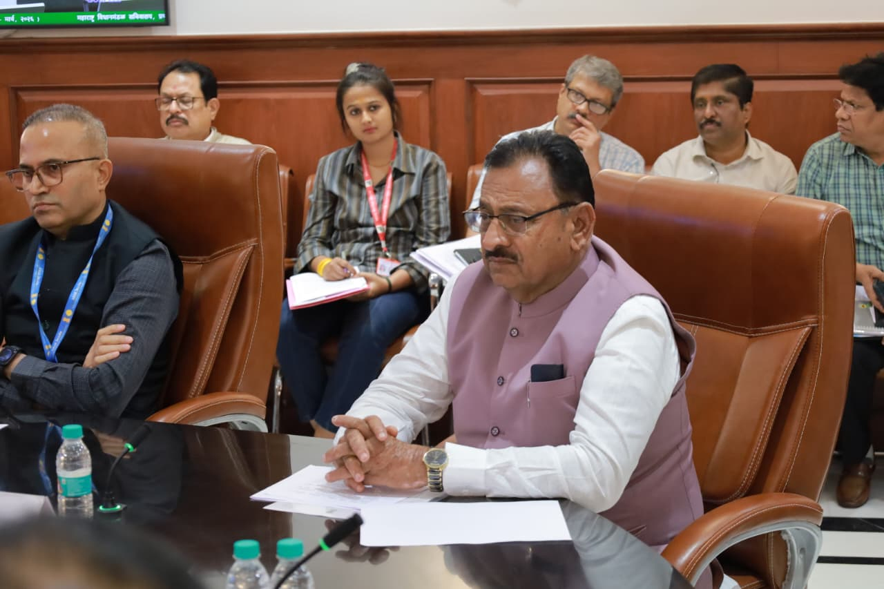 Maharashtra Government Plans New Cooperative Policy.webp