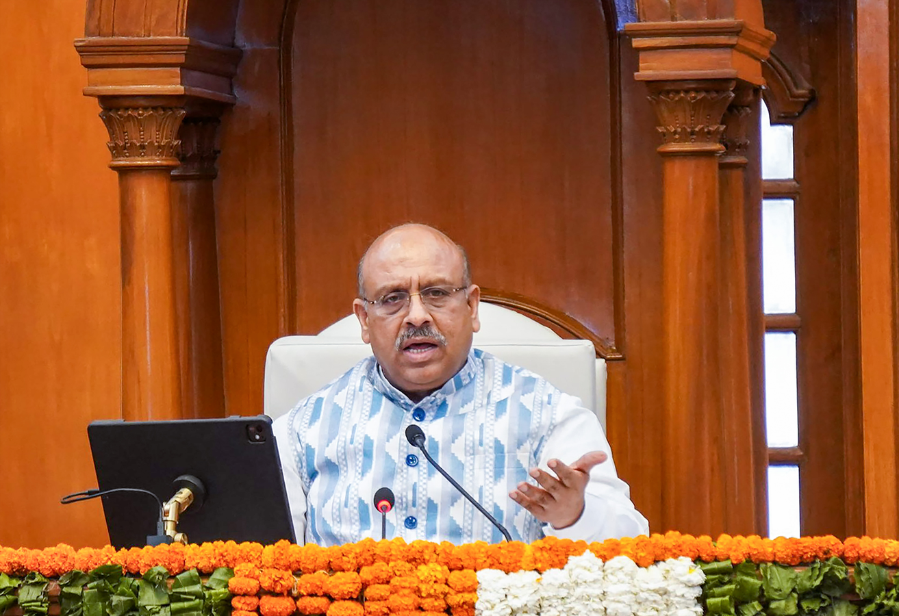 Delhi Speaker Regrets Atishi's Absence, Condemns MLA Remarks.webp