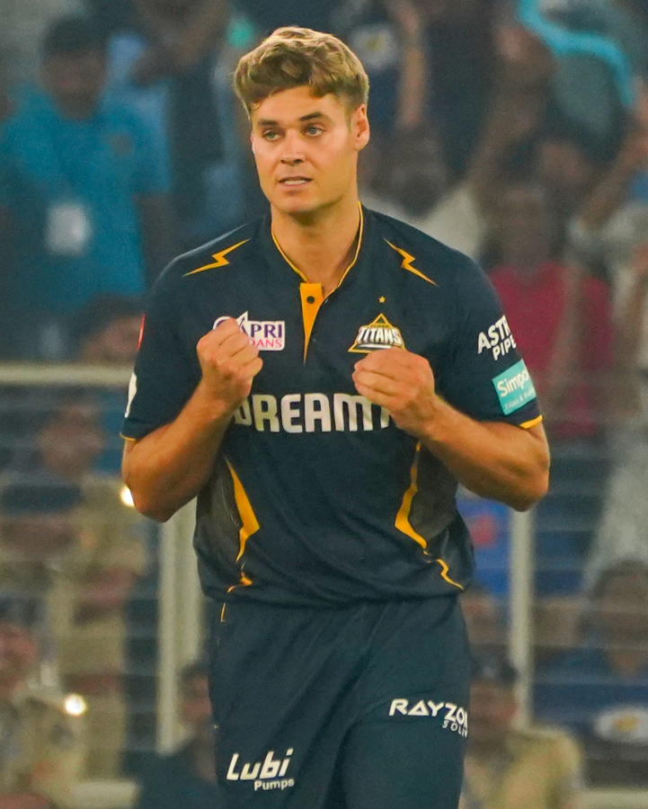IPL 2026: Johnson Joins CSK After PSL Withdrawal.webp