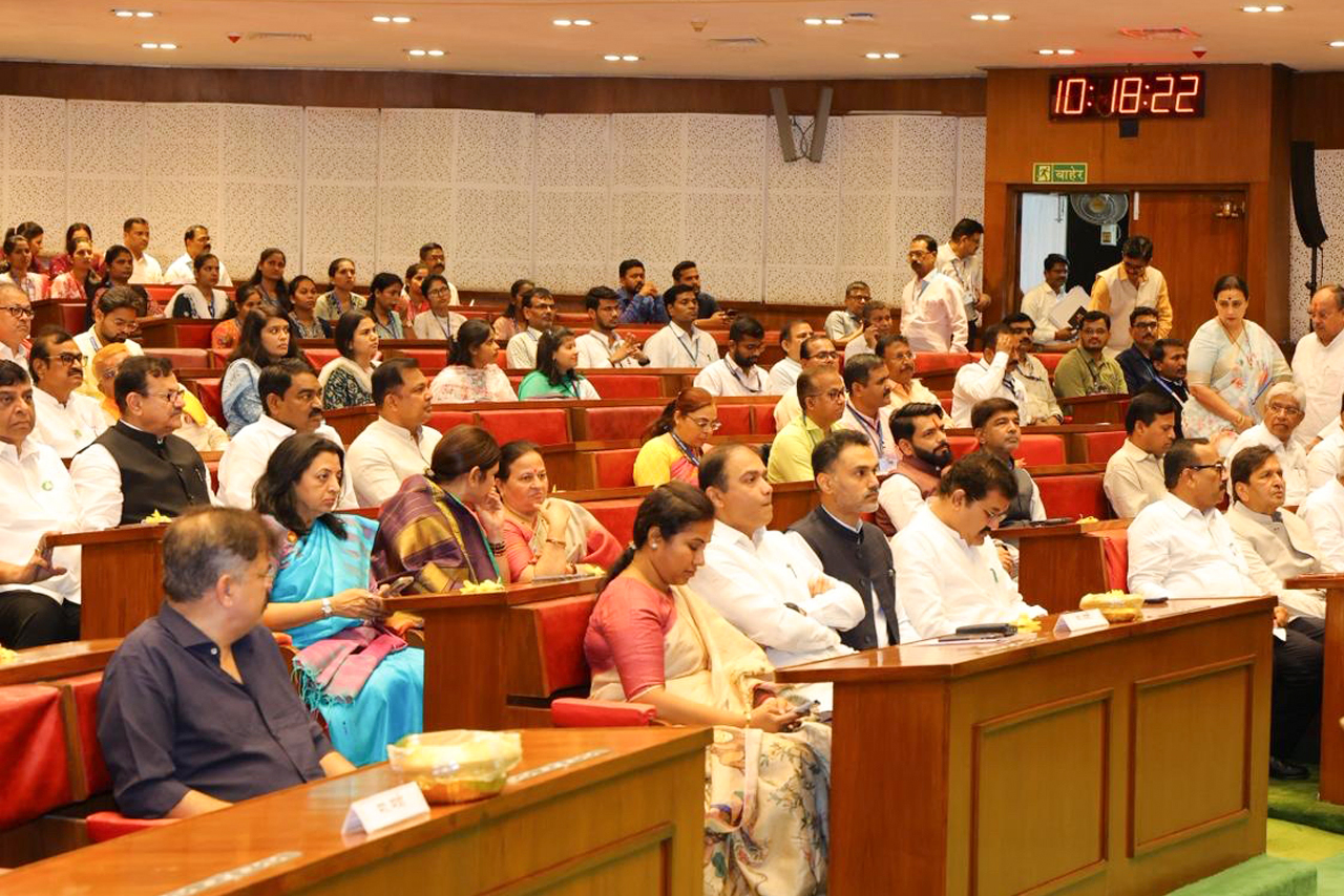 Maharashtra Assembly Passes Bills to Streamline Land Revenue Processes.webp