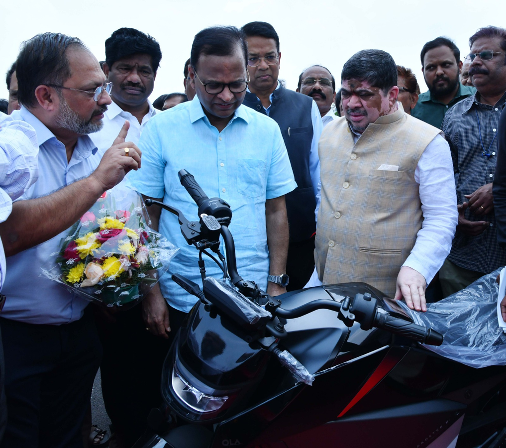 Telangana Drives Towards EV Adoption with Employee Discounts.webp