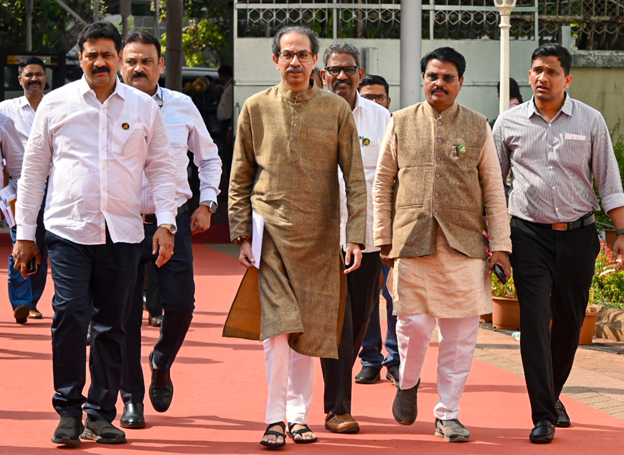 Maharashtra Leaders Bid Farewell Amidst Shifting Alliances.webp