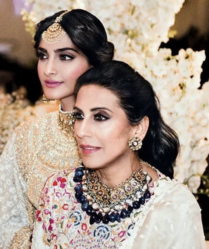 Family Love: Sonam Kapoor Reflects on Her Mother.webp
