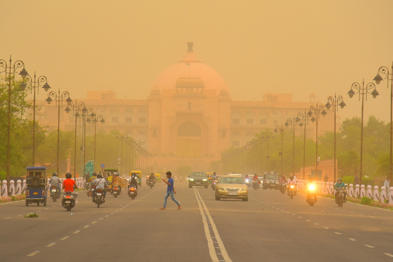 Met Centre Issues Warning: Dust Storms and Rainfall in Rajasthan.webp