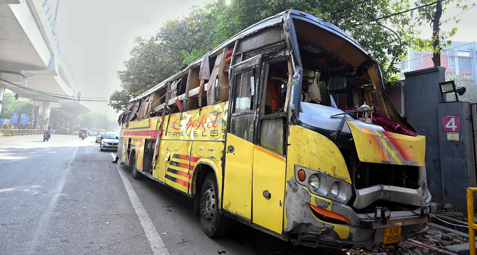 Delhi Accident: Sleeper Bus Turns Over, Rescue Efforts Underway.webp