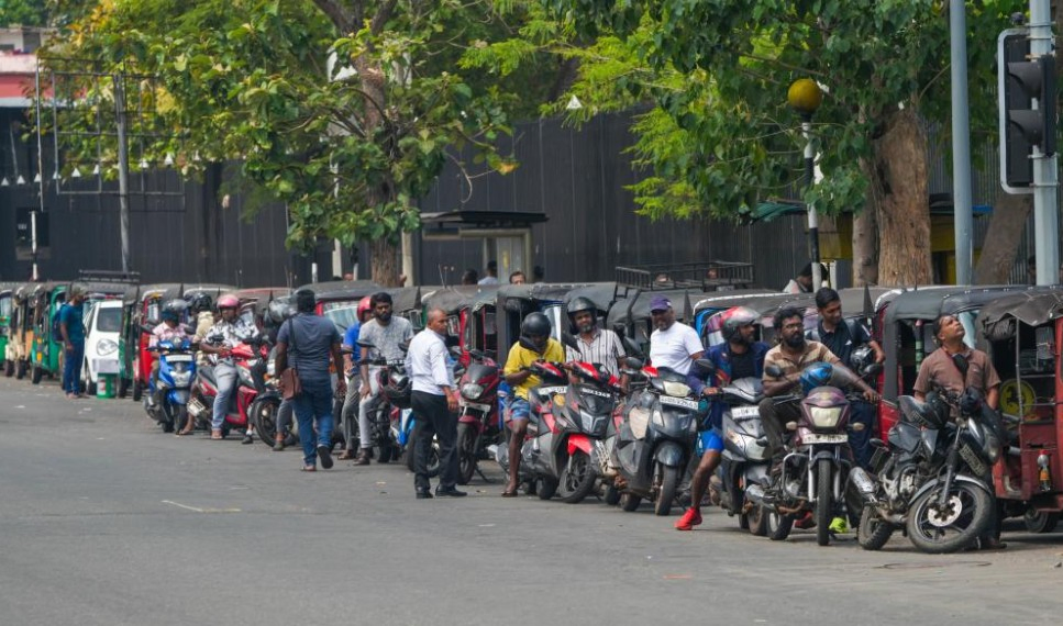 Sri Lanka Reduces Street Lighting to Combat Energy Shortage.webp