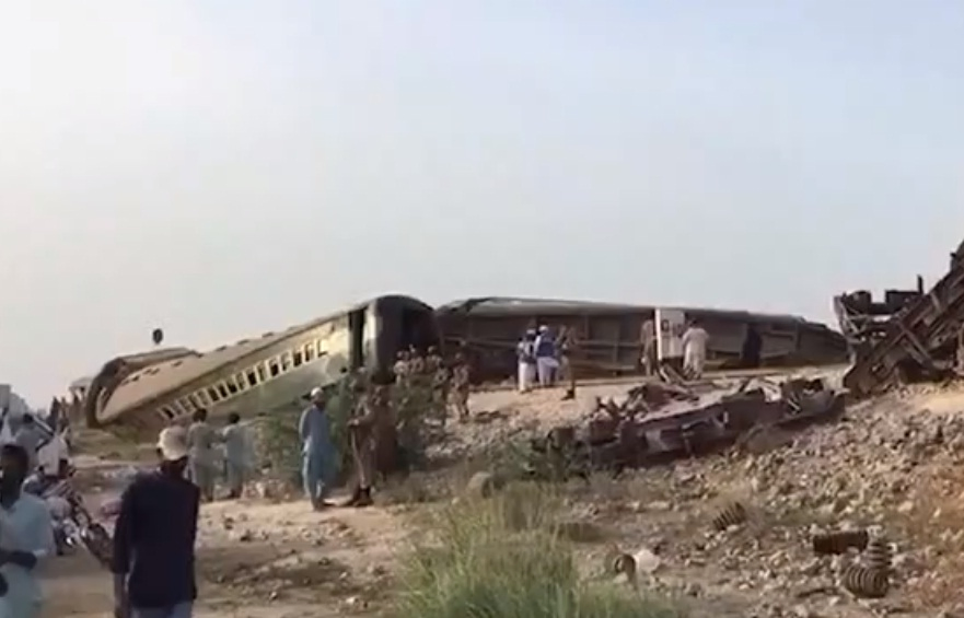 Train Derailment in Punjab Injures 26.webp