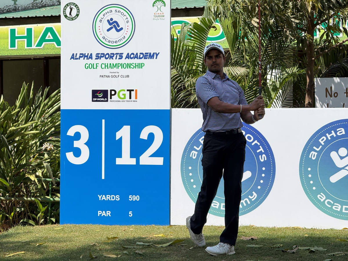 Chowrasia Leads After Stunning 65 in Patna.webp