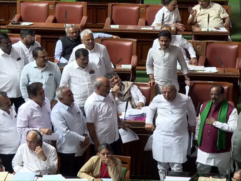 Assembly Debate Turns Personal: Shivakumar and Naidu Clash.webp