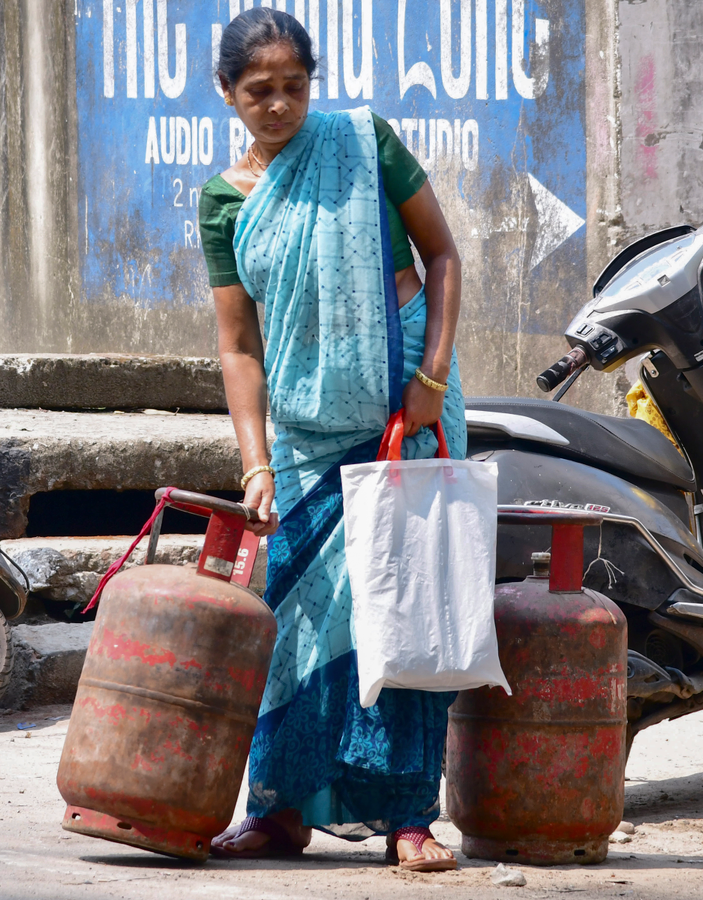 India Sees Increase in Fertilizer Purchases Amidst Global Concerns.webp