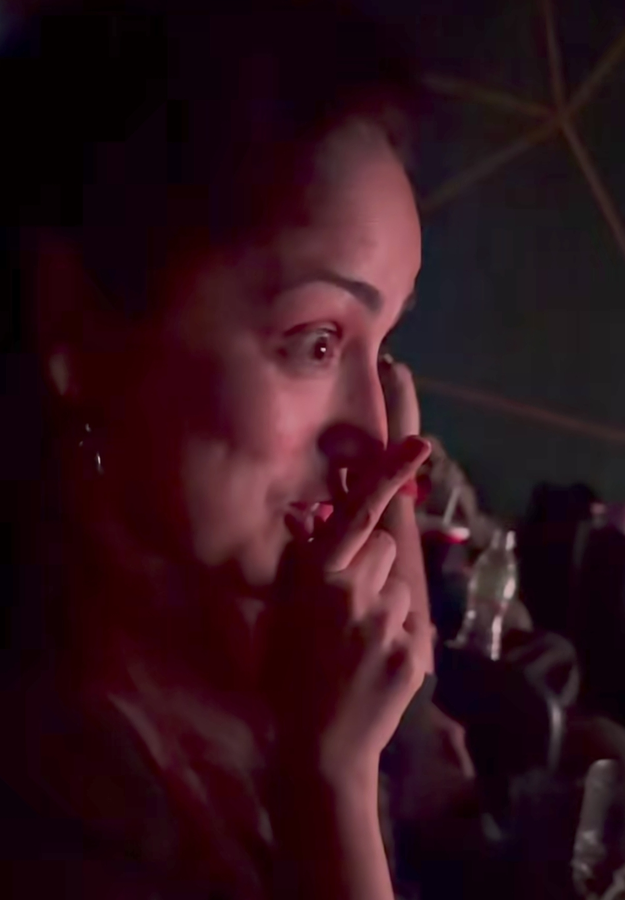 Yami Gautam's Shy Moment Watching 'Dhurandhar 2'.webp