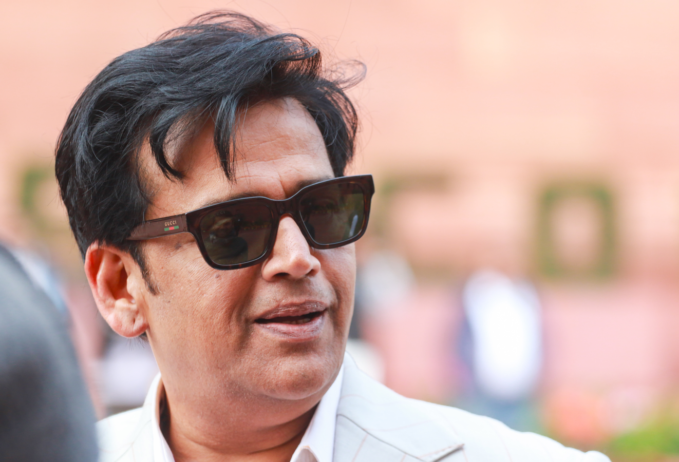 Finding Humor in Challenging Times: Ravi Kishan on Laughter's Value.webp