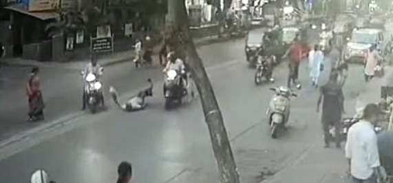 Mumbai Hit-and-Run: Elderly Man Seriously Injured.webp