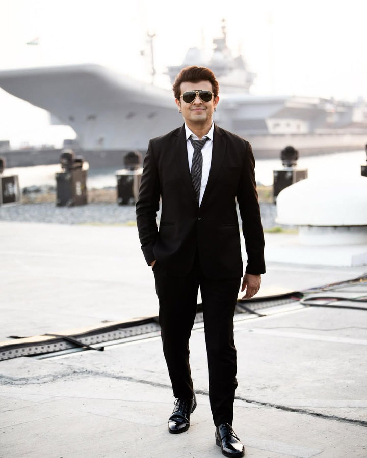 Sonu Nigam to Inspire Young Talent at Cadence Music Festival.webp