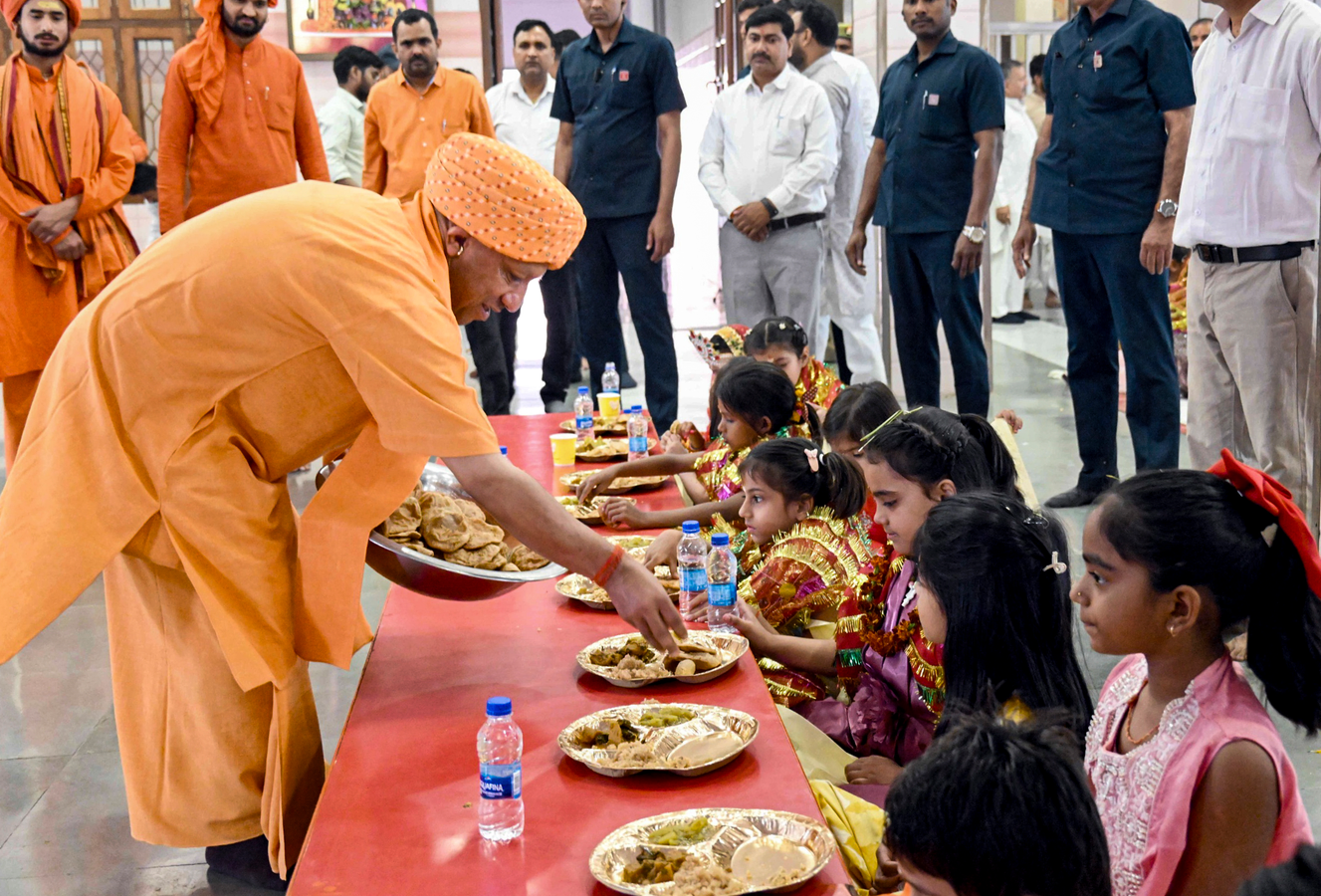 Adityanath Performs 'Kanya Pujan' at Gorakhnath Temple.webp Adityanath Performs 'Kanya Pujan' at Gorakhnath Temple.webp