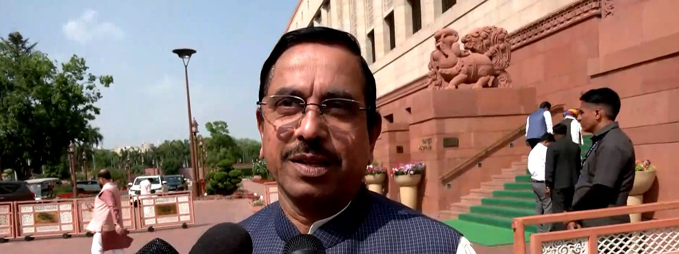 Joshi: Opposition's Conduct in Parliament 'Unfortunate'.webp