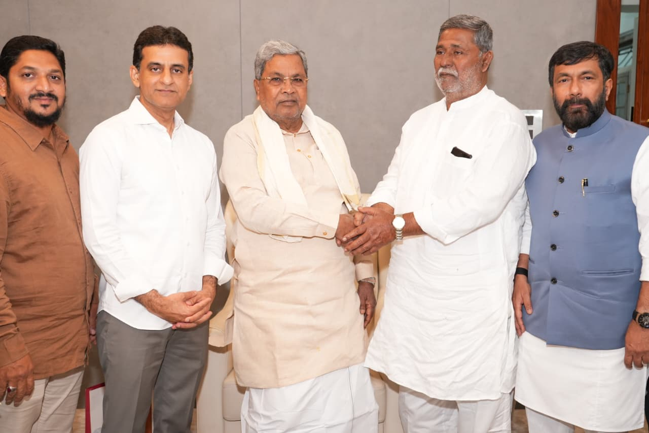 Davangere South: Rebel Candidate Aligned with Congress.webp